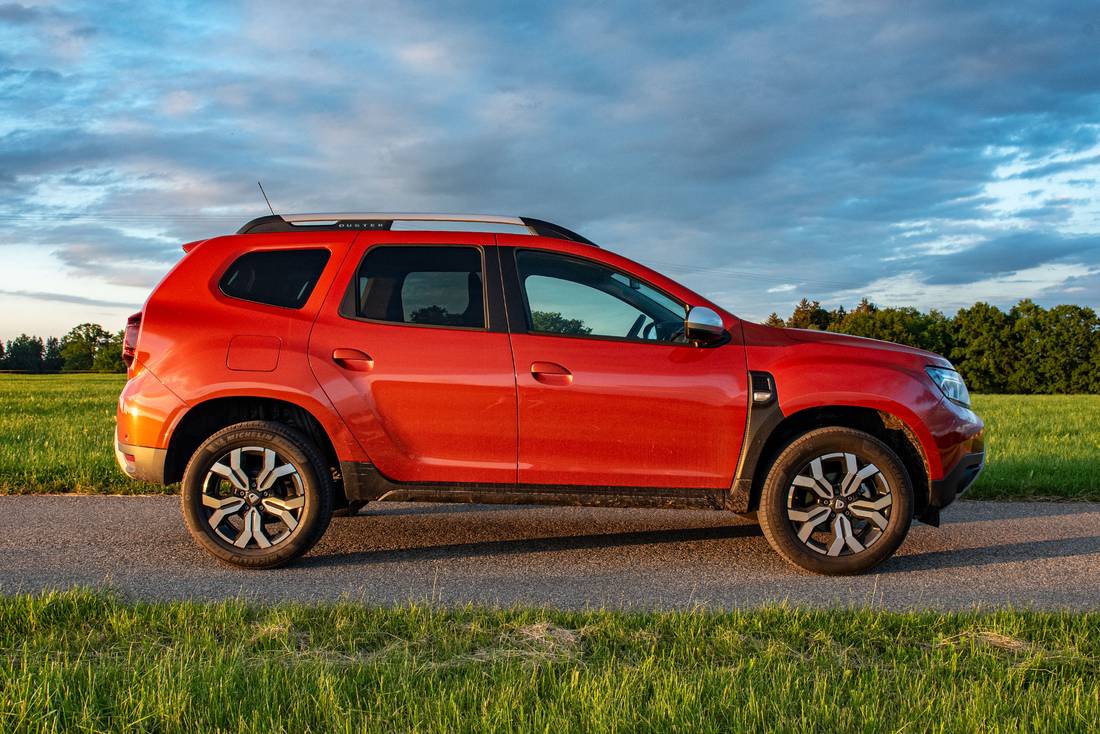 Dacia-Duster-2022-Side