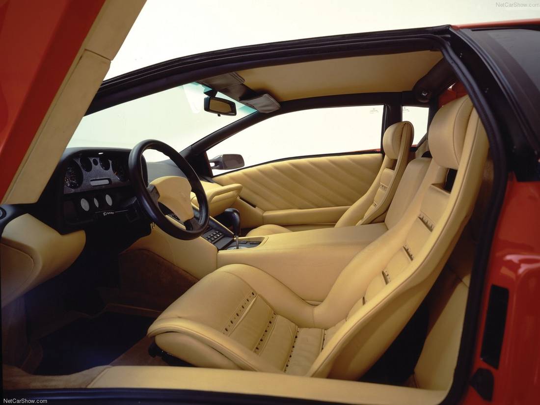 lamborghini-diablo-interieur