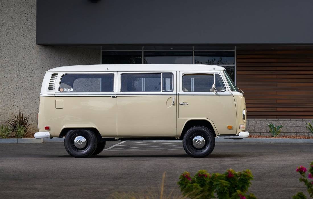 vw-bus-side