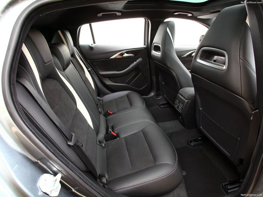 infiniti-q30-backseats