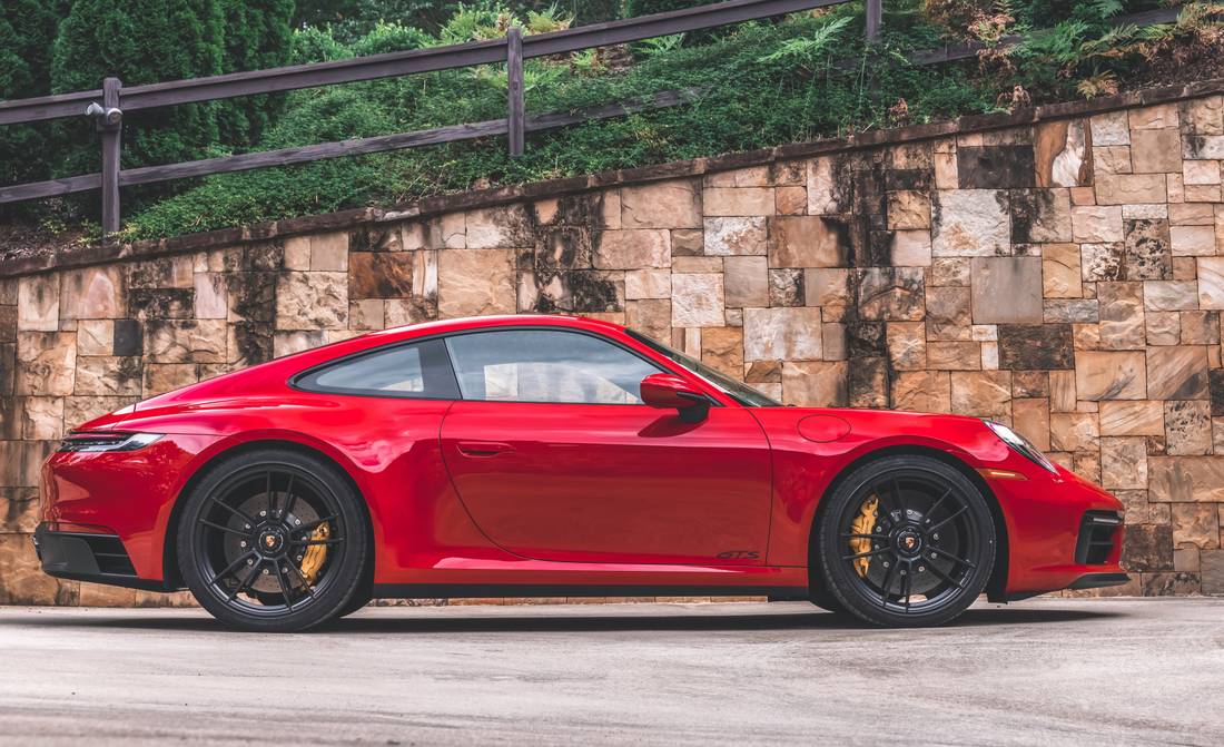 porsche-911-carrera-gts-side