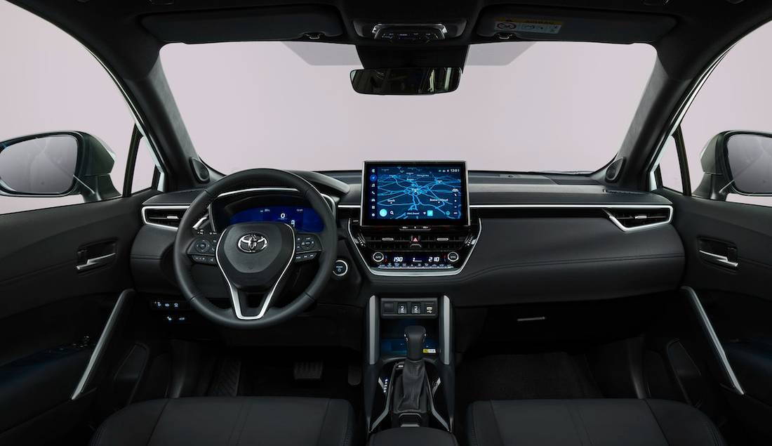 toyota-corolla-cross-interior