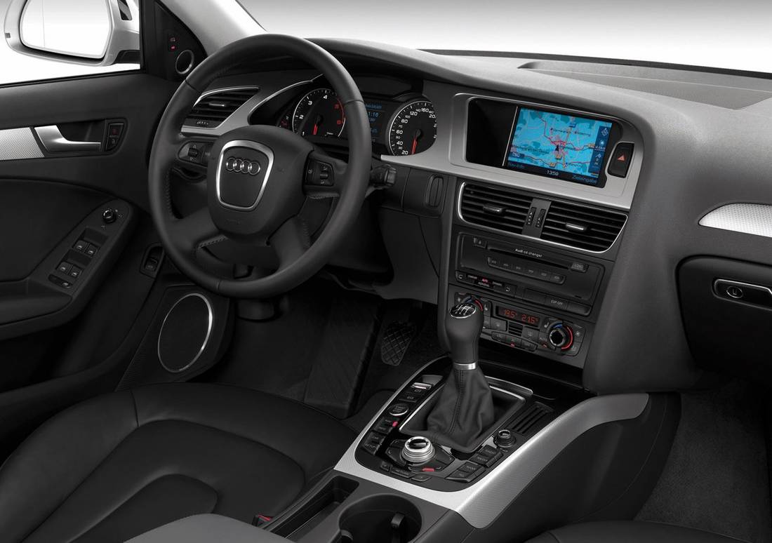 audi-a4-b7-interieur