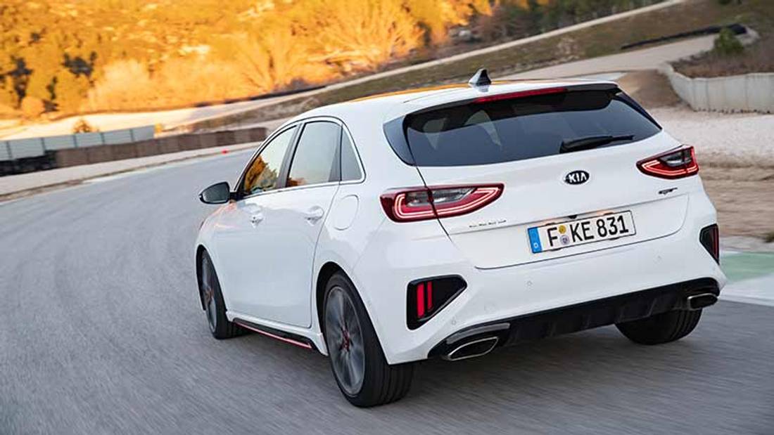 kia-ceed-gt-m-02
