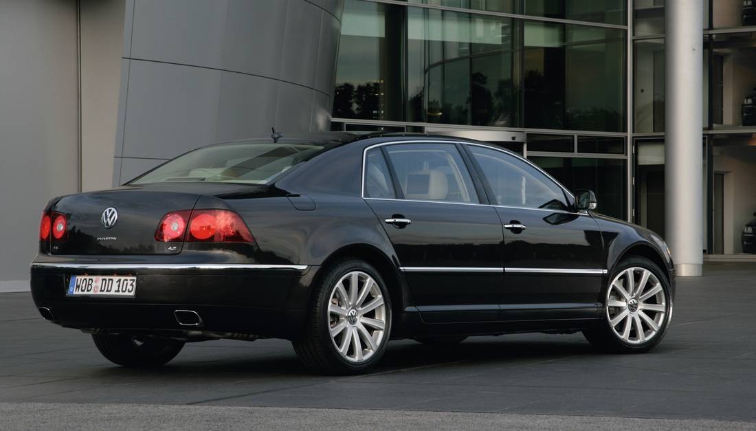 vw-phaeton-side