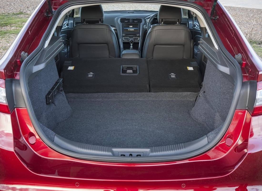 ford-mondeo-trunk