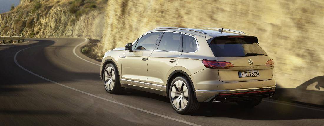 vw-touareg-back