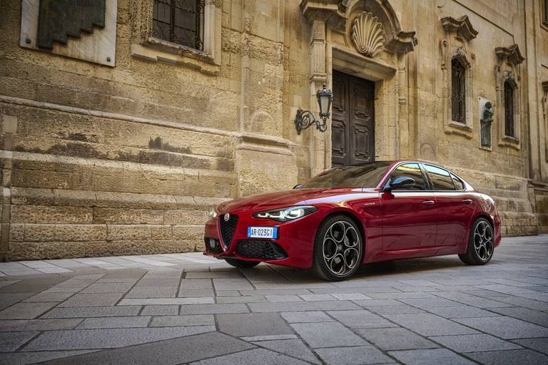 Alfa Romeo Giulia: modelli, prezzi, dotazioni e foto - Guida all'acquisto -  Info Utili