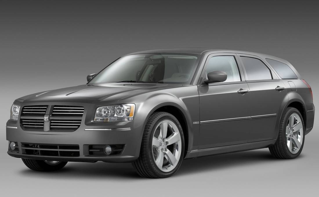 dodge-magnum-front