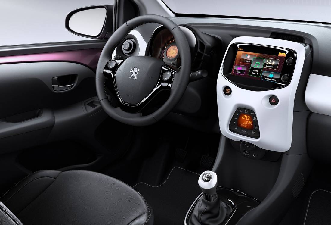 peugeot-108-interior