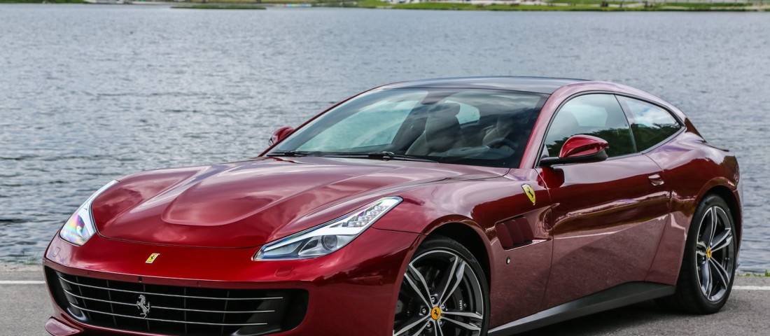 Ferrari-GTC4_Lusso-2017-1600-01-1100