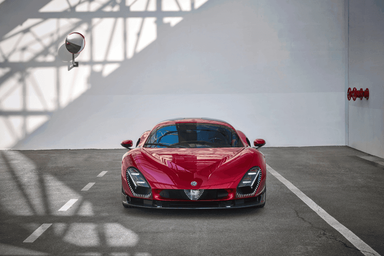 Supercar Alfa Romeo 33 Stradale AutoScout24 prezzo motore prestazioni 08