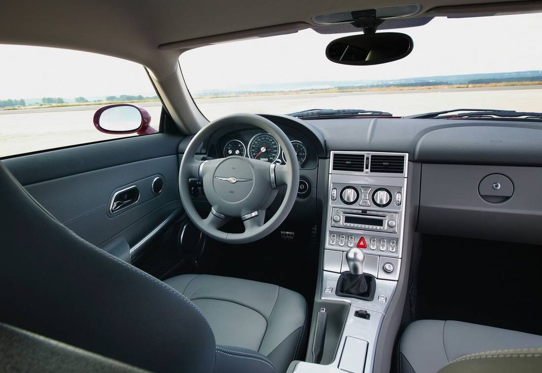 chrysler-crossfire-interior