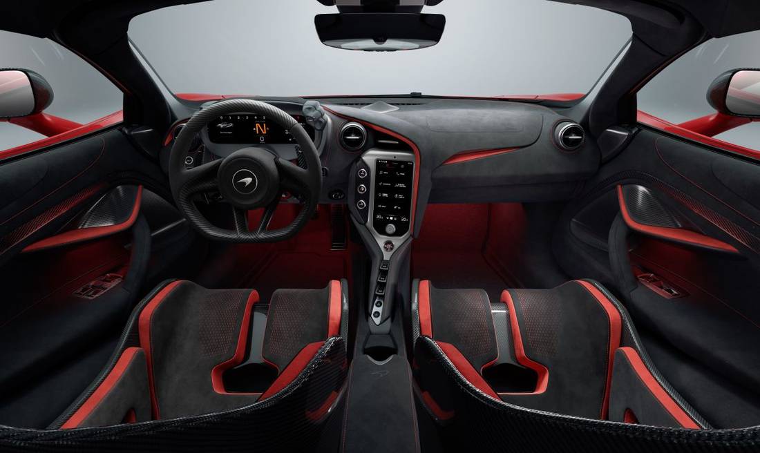 mclaren_750s_coupe_41.jpg