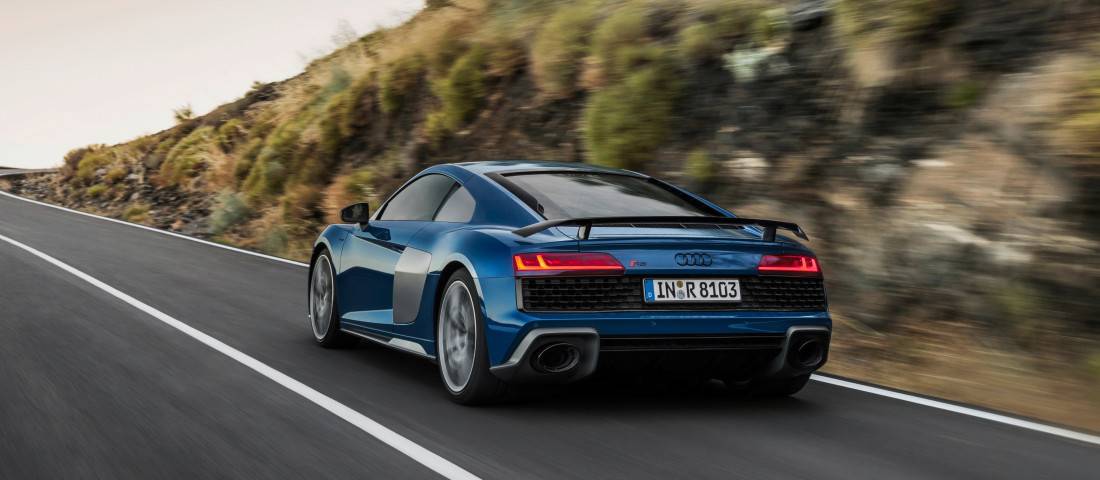 audi-r8-v10-back-1100