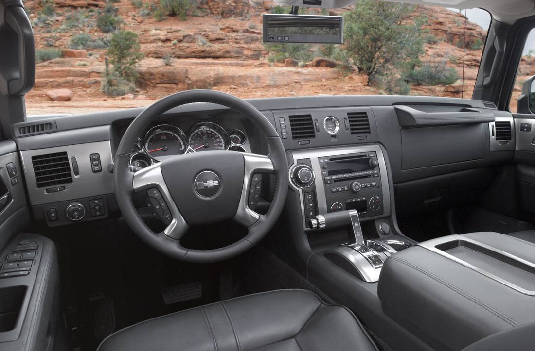 hummer-h2-interior