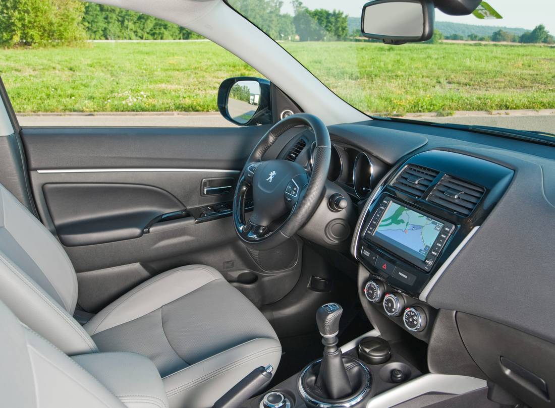 peugeot-4008-interior