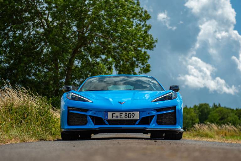 corvette-c8-eray-front