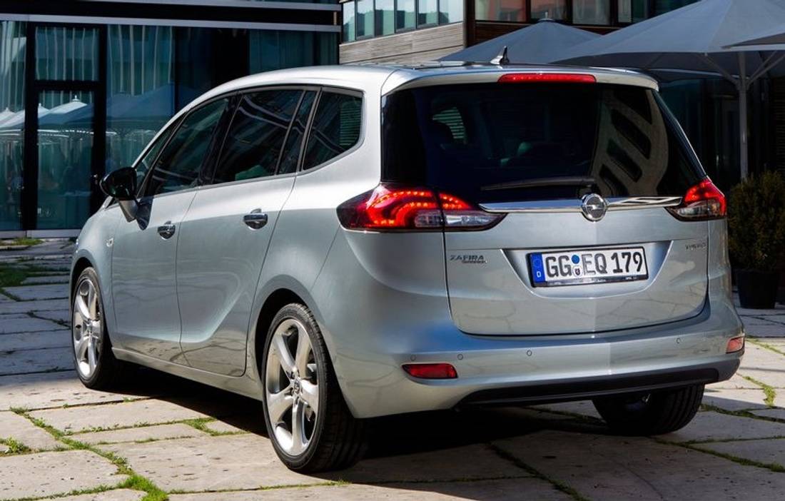 opel-zafira-tourer-back