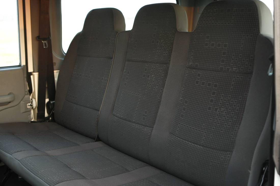 iveco-massif-seats