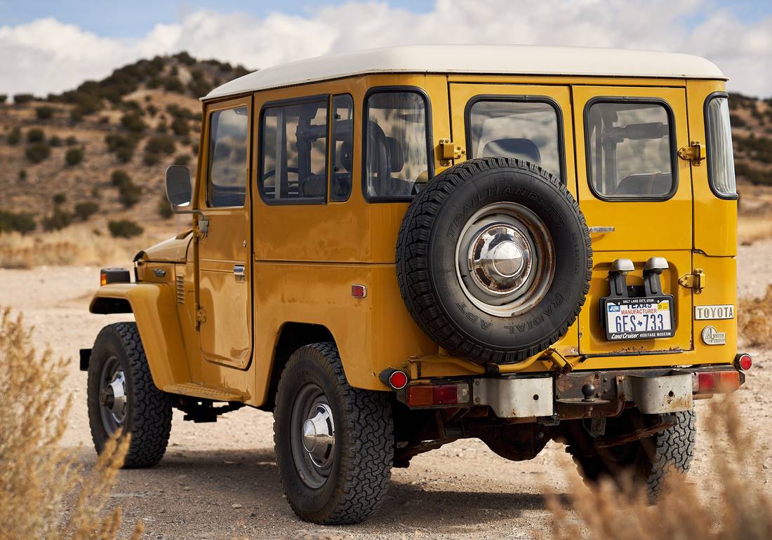 toyota-fj40-back