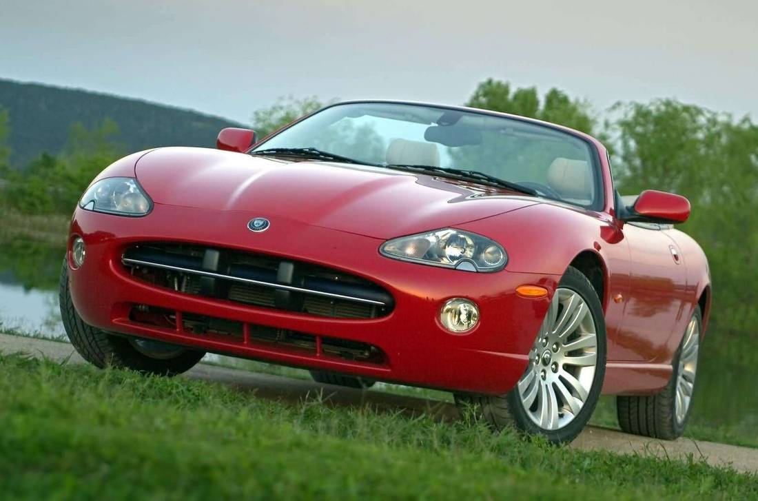 jaguar-xk8-front