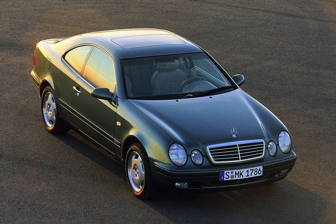 mercedes-benz-clk-208-overview