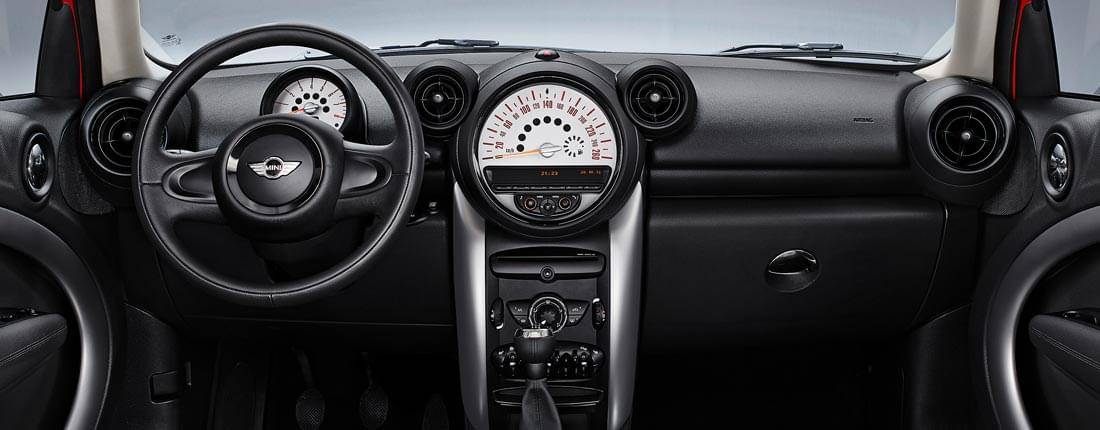 mini-one-d-countryman-interior