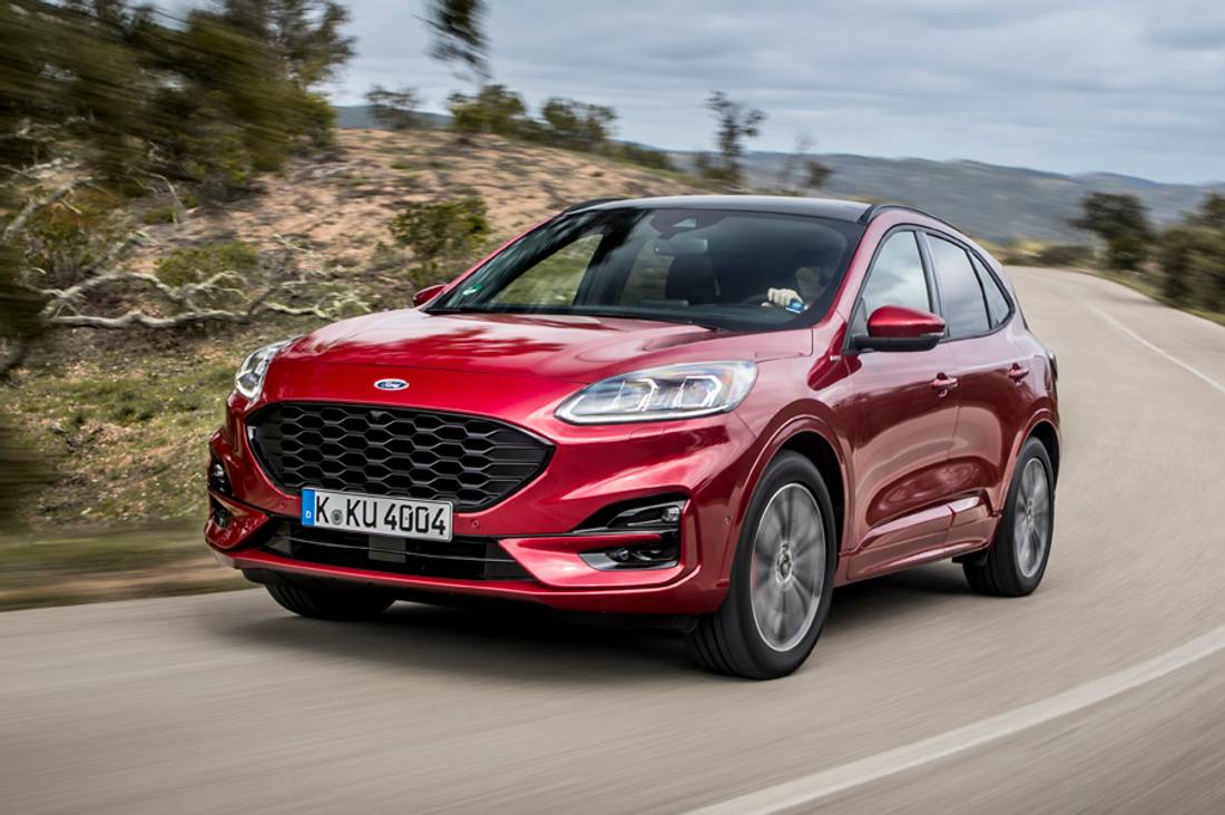 Ford Kuga: dimensioni, interni, motori, prezzi e concorrenti