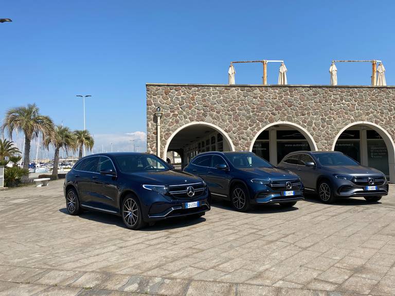 EQA SUV elettrico Mercedes nero blu bianco- AutoScout24