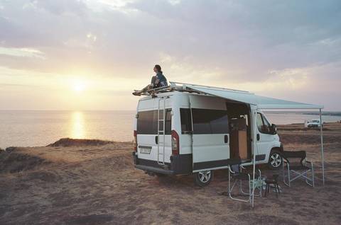 Camper Sundowner at Ocean