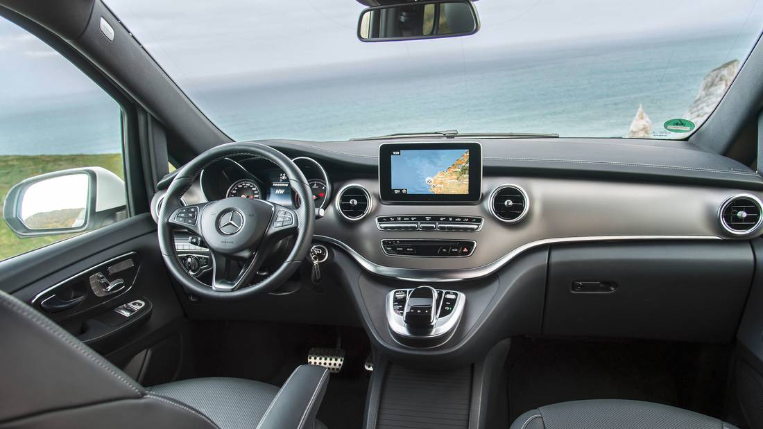 mercedes-benz-v-250-interior