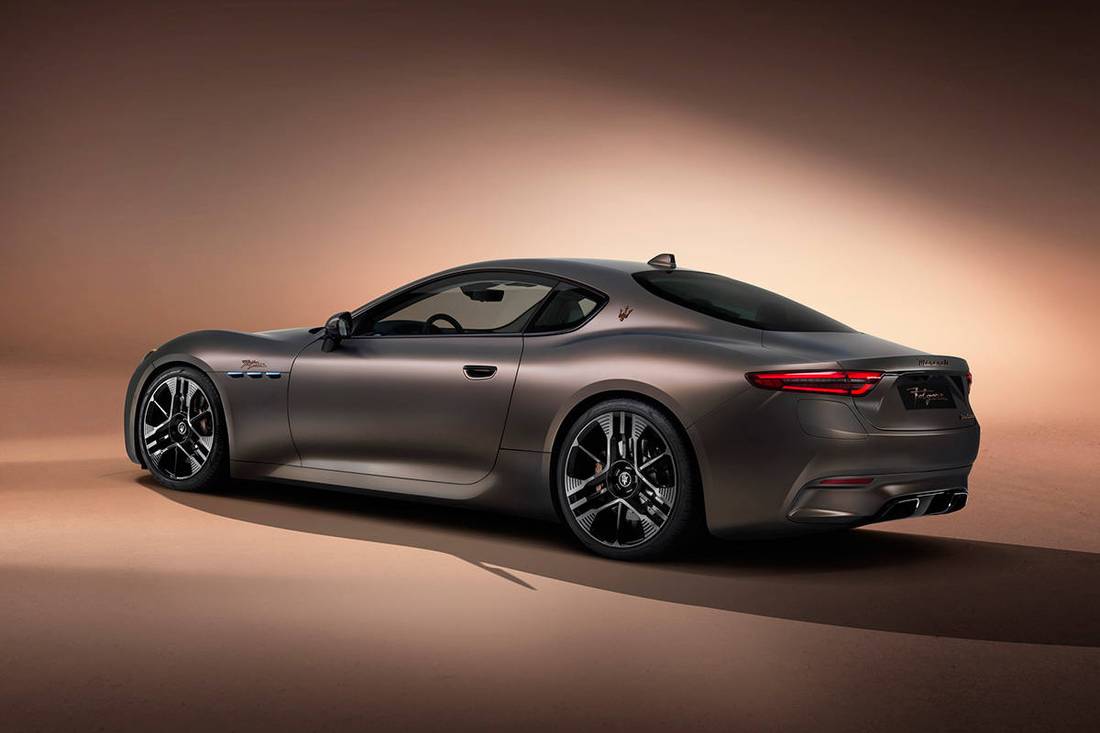 maserati-granturismo-back