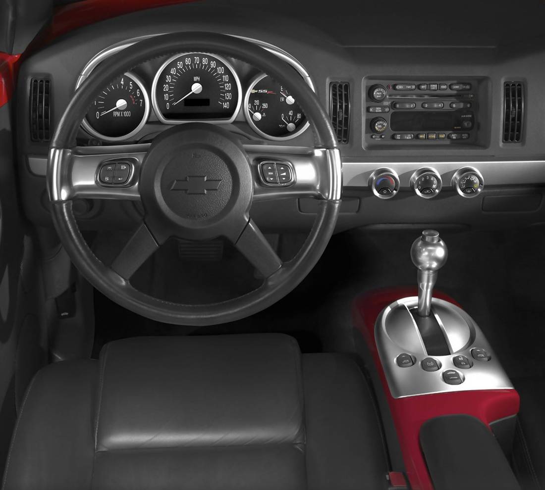 chevrolet-ssr-interior