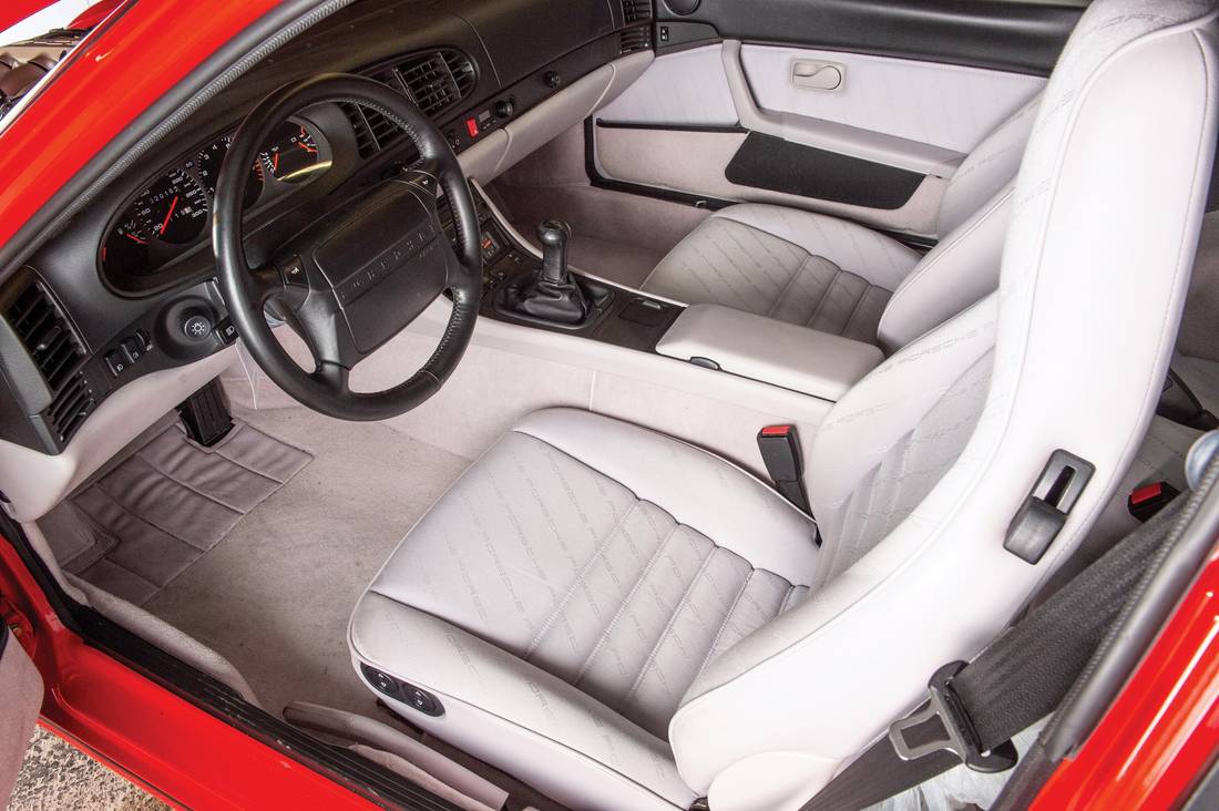 porsche 968 interior
