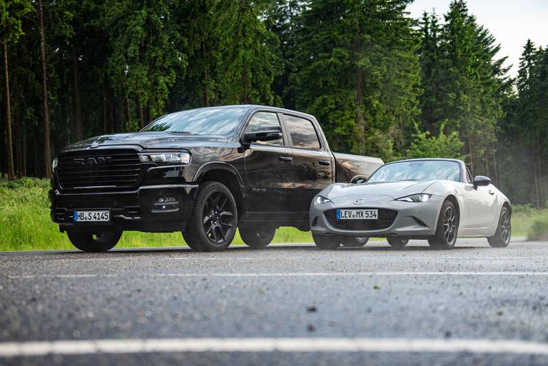 ram-1500-2025-vs-mazda-mx5