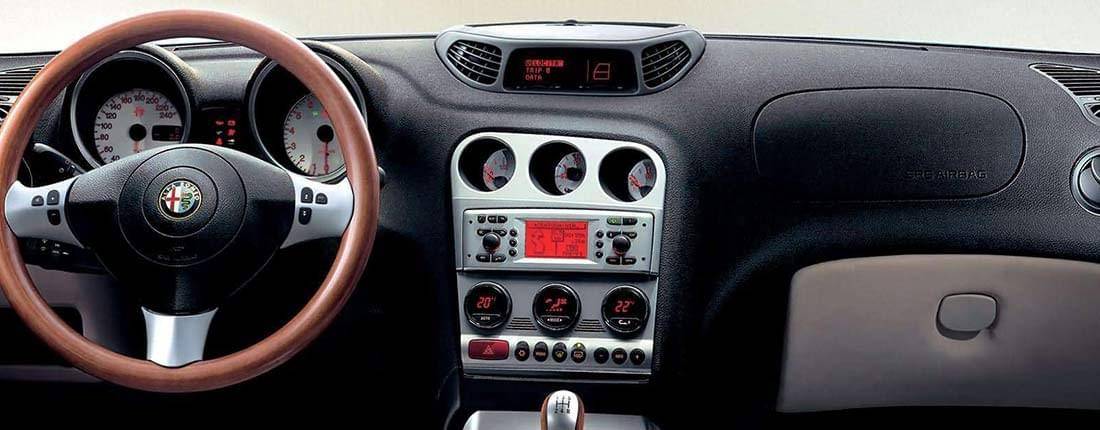 alfa-romeo-145-interior