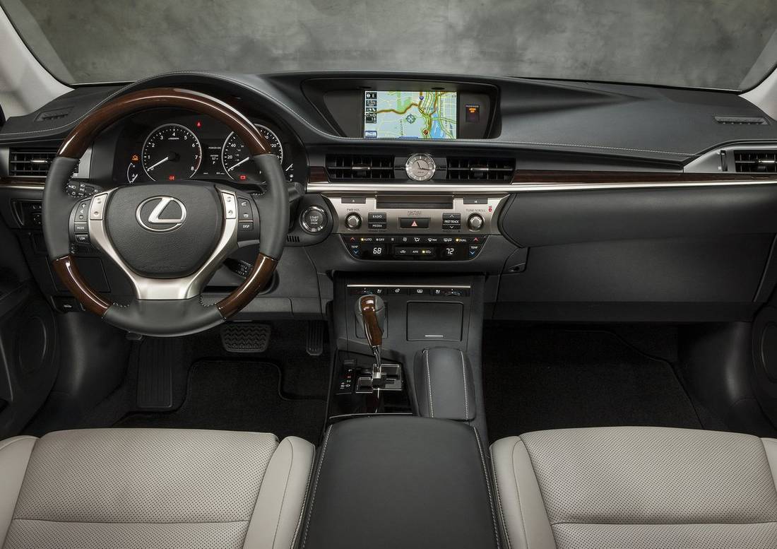 lexus-es-350-interior