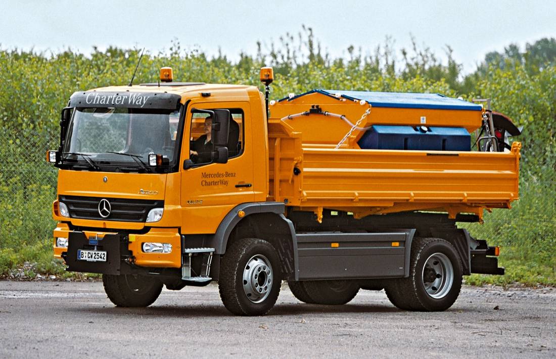 mercedes-benz-atego-side