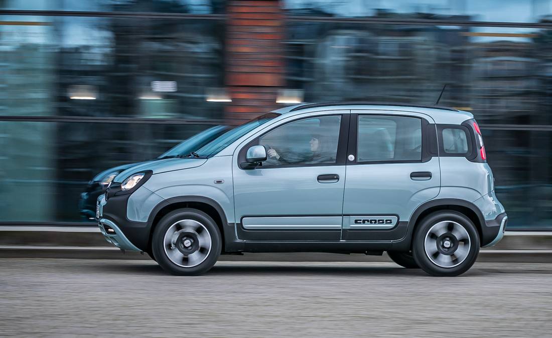 fiat-panda-hybrid-side