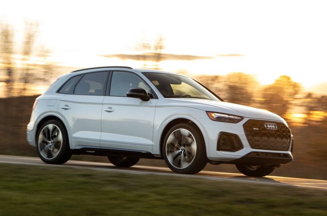 audi-sq5-side