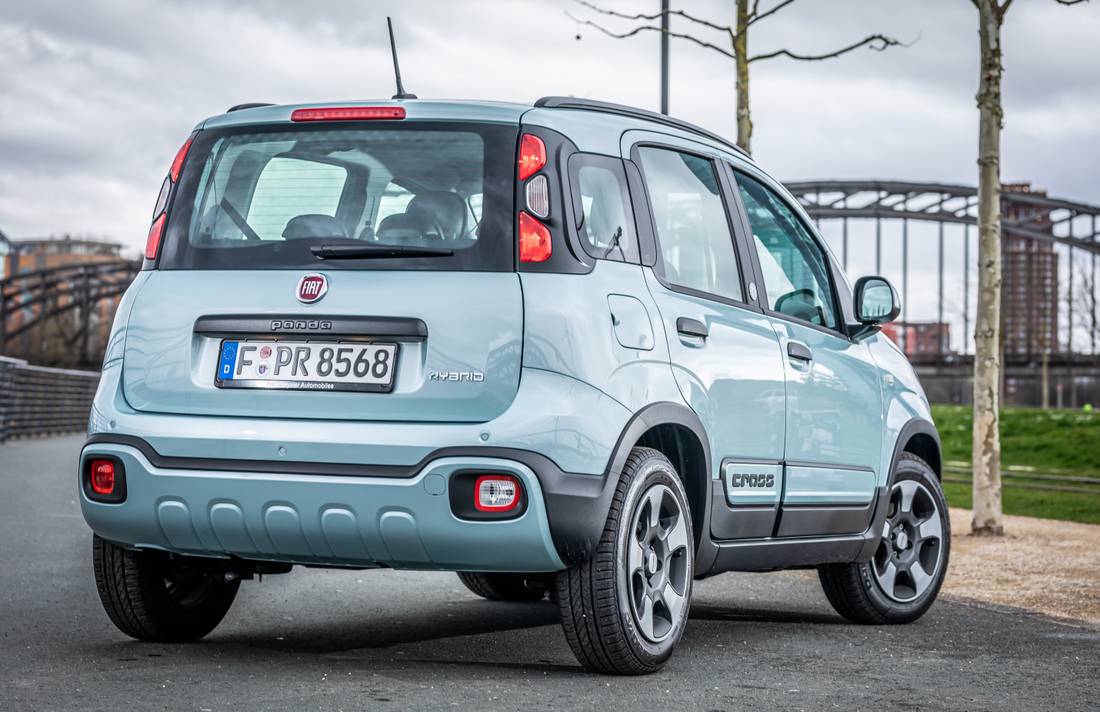 fiat-panda-hybrid-back