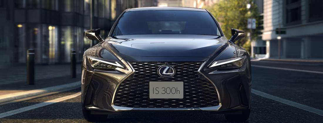 lexus-is300h-front