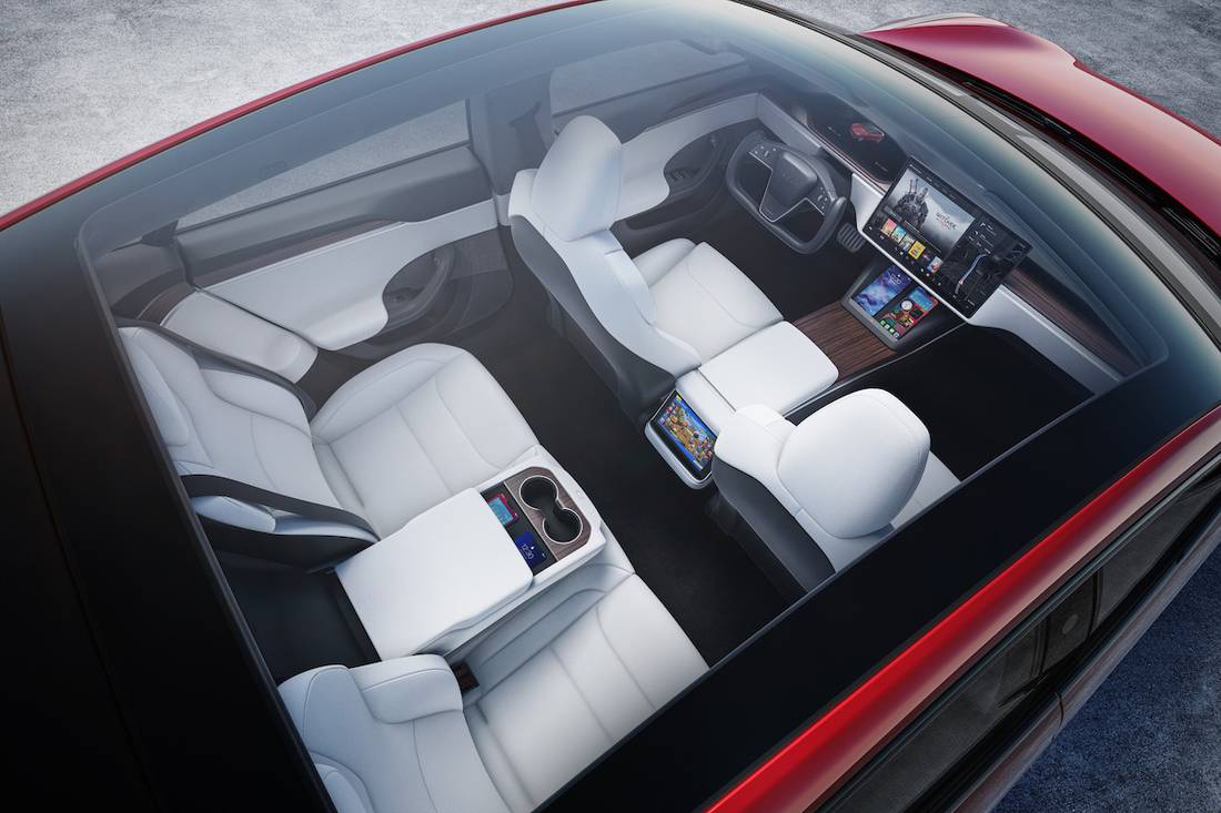 Tesla Model S Plaid (2023) interior