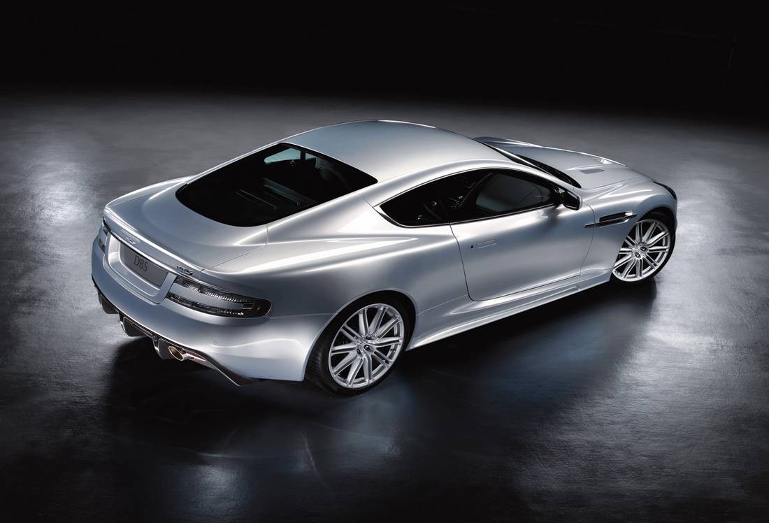 aston-martin-dbs-heckansicht