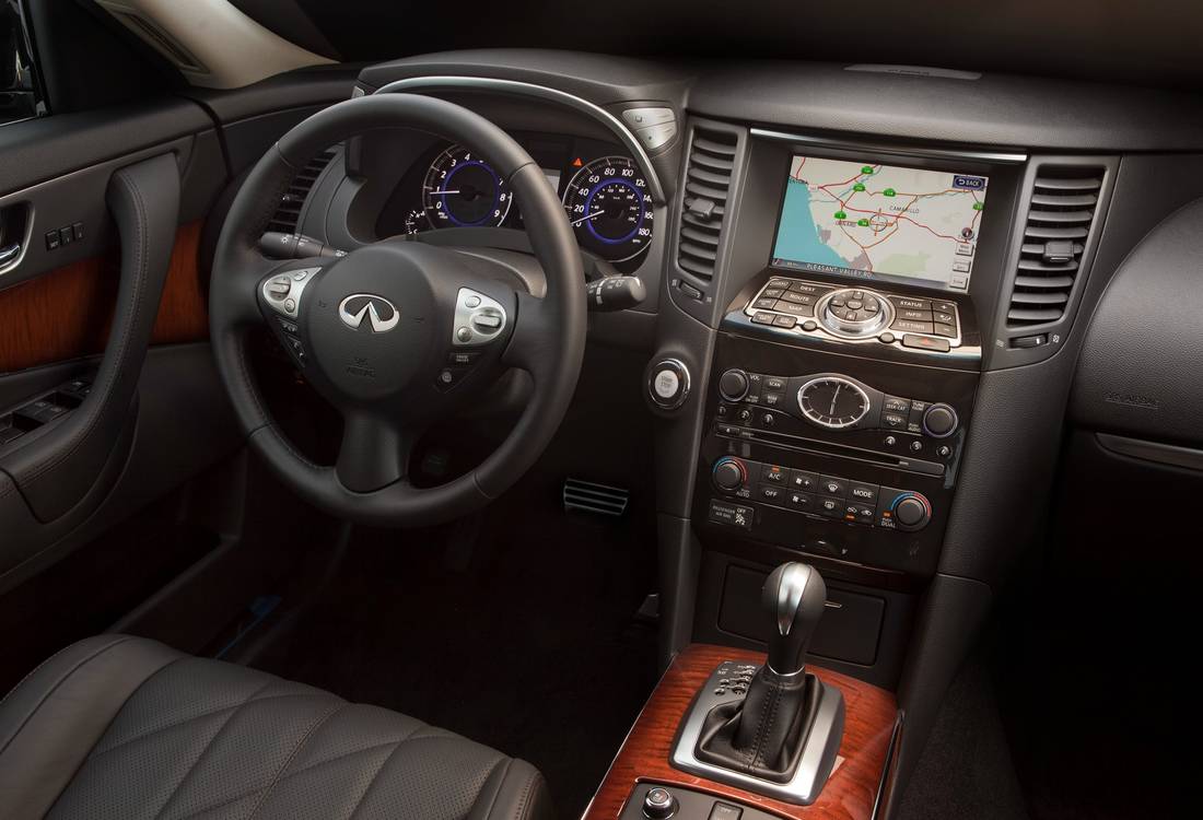 infiniti-fx-interior