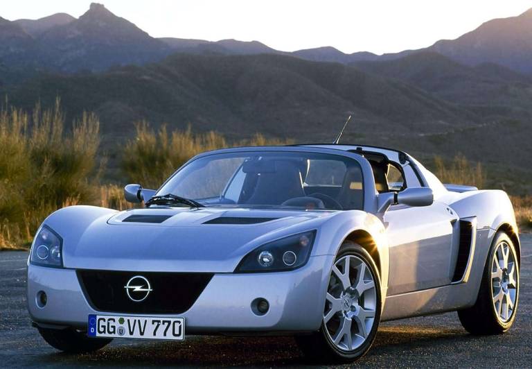  Porta con sé geni da vera auto sportiva: la roadster Opel Speedster è imparentata con la Lotus Elise ed è una delle roadster più impegnative da guidare.