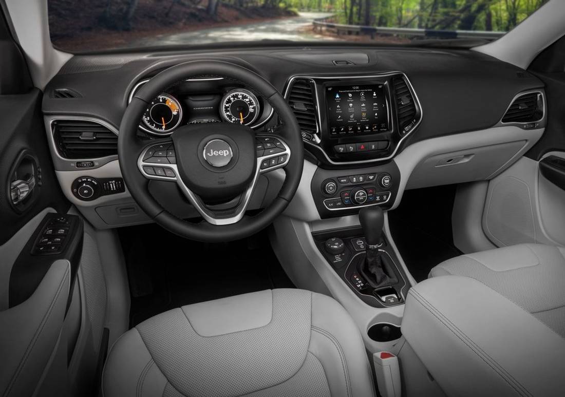 Jeep-Cherokee-2019-interni-auto.jpeg