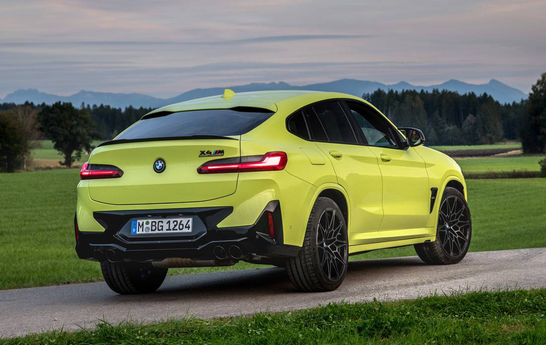 bmw-x4-m-back