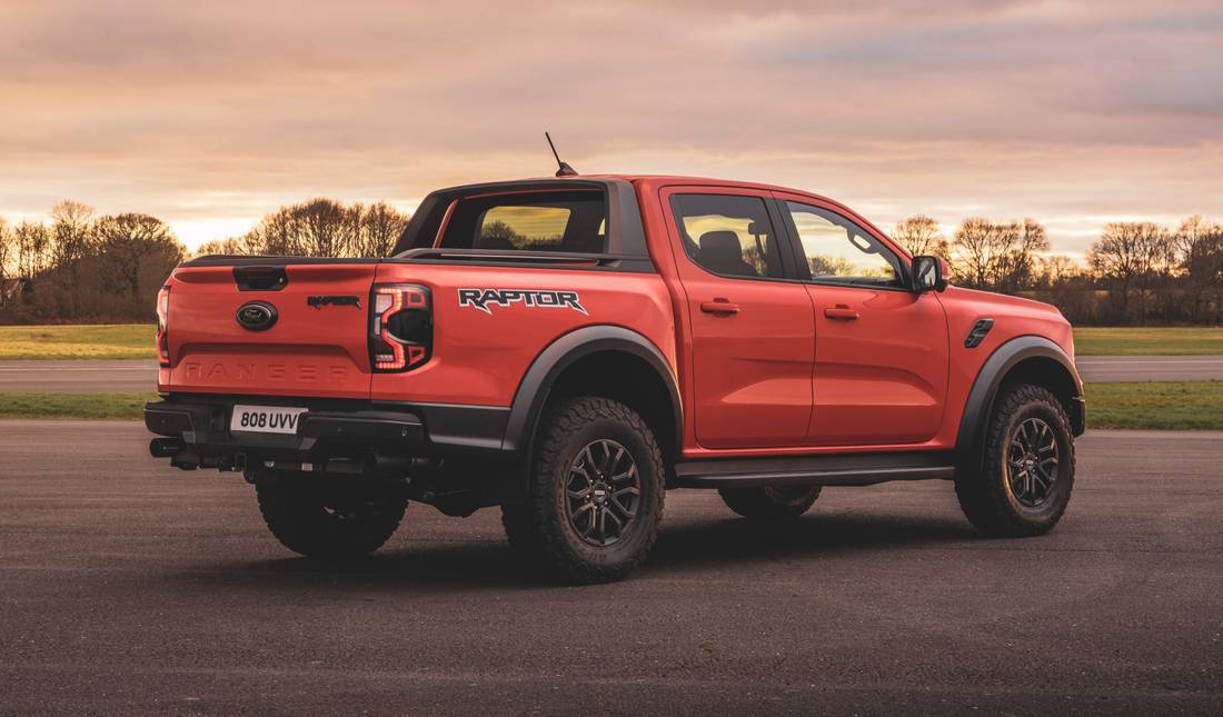 ford-ranger-raptor-side